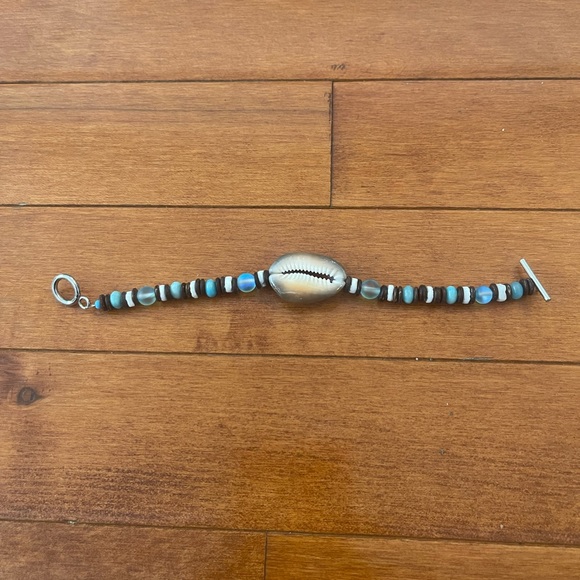 Seashell and glass bead bracelet - Picture 3 of 3